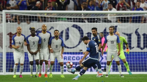 MessiKick.jpg